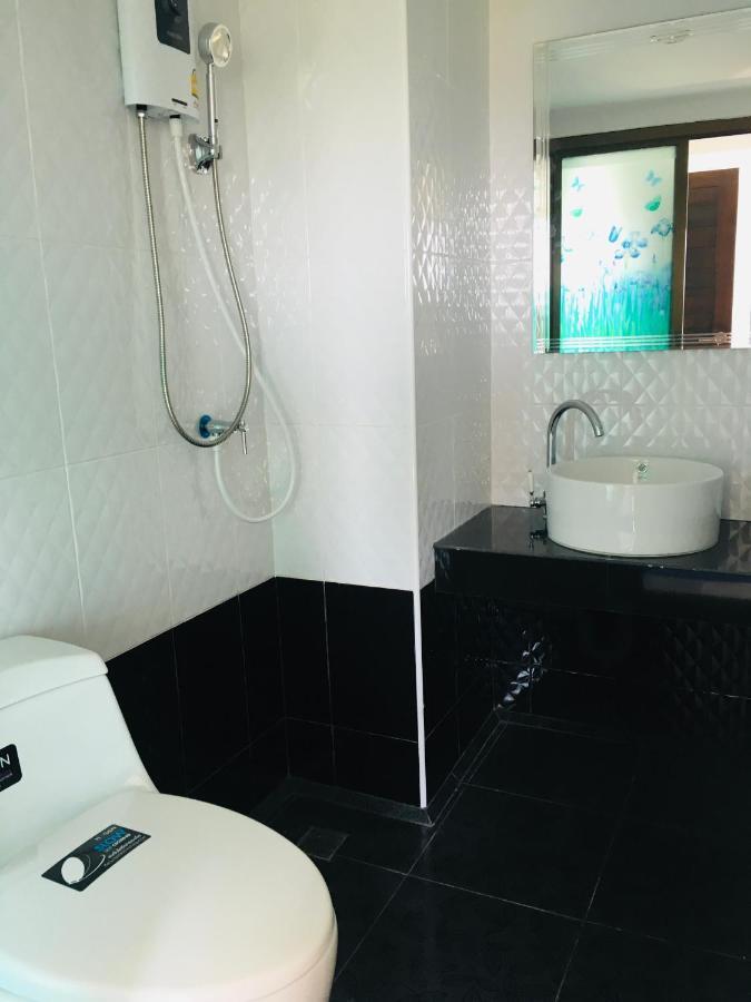 Thong Tat Serviced Apartments Хуа Хин Экстерьер фото